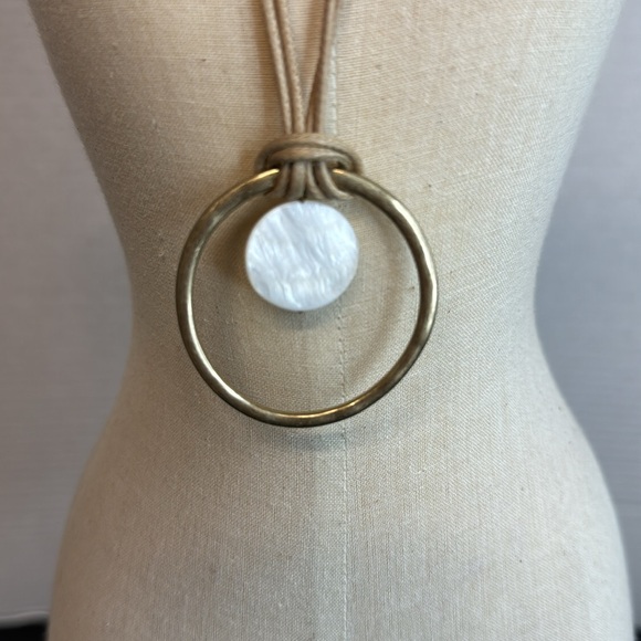 Bay Studio Genuine Shell necklace NWT - Picture 2 of 5